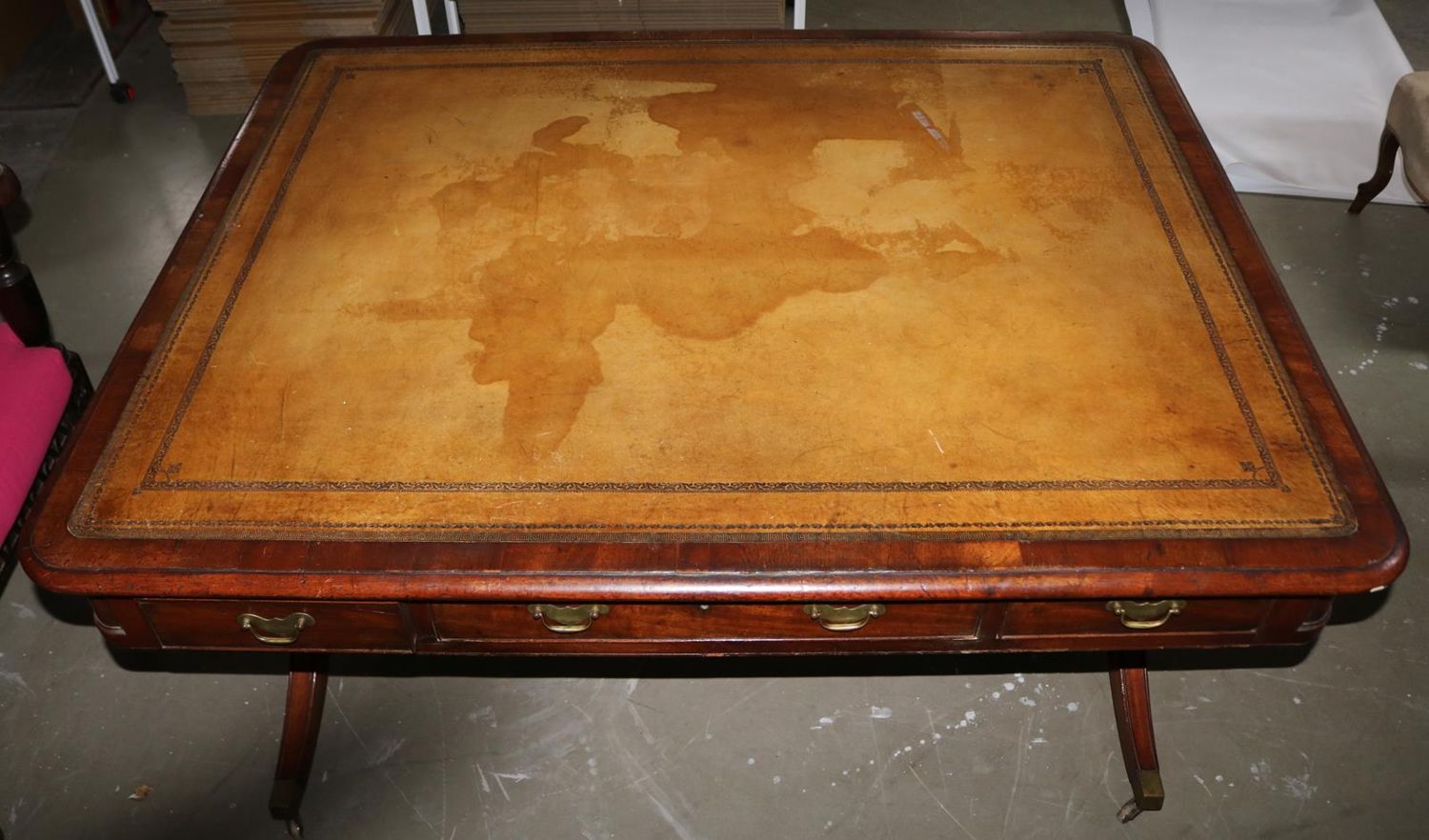 Große Abbildung Nr.7: 127-2046 Doubledesk Regency: (Möbel)