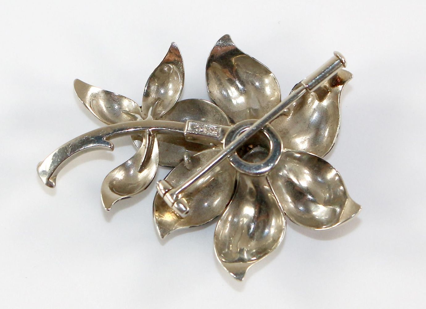 Große Abbildung Nr.2: 127-2118 Art Deco Brosche 585 WG: (Schmuck, Broschen)