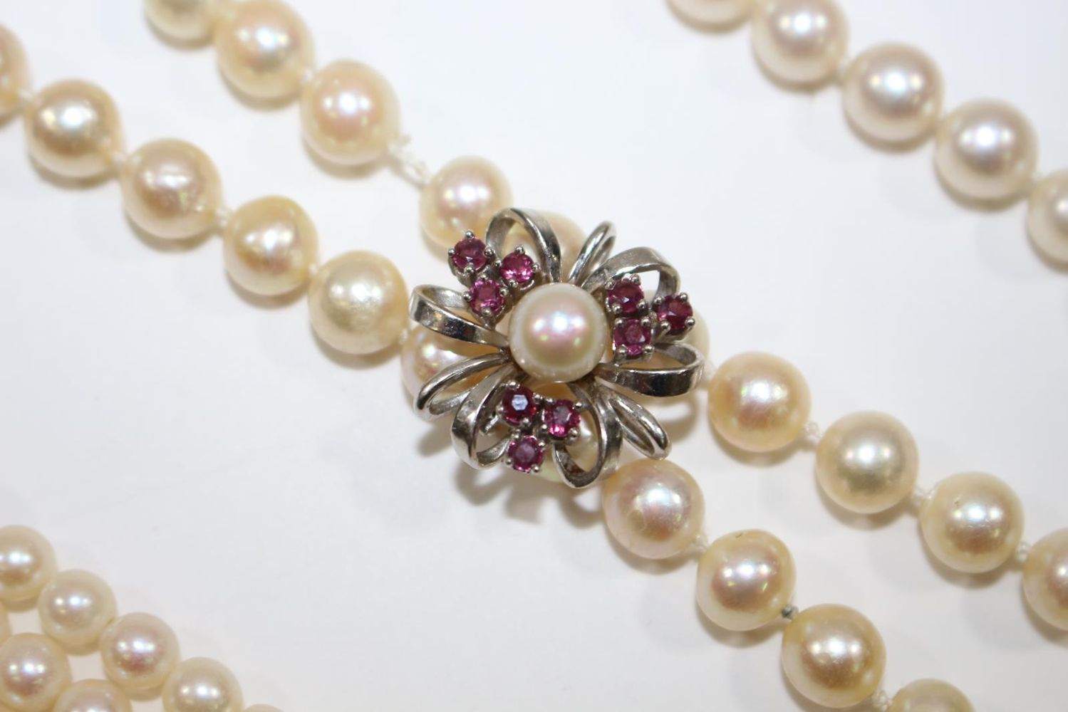 Große Abbildung Nr.2: 127-2135 Perlenset mit 585 WG: (Schmuck, Colliers)