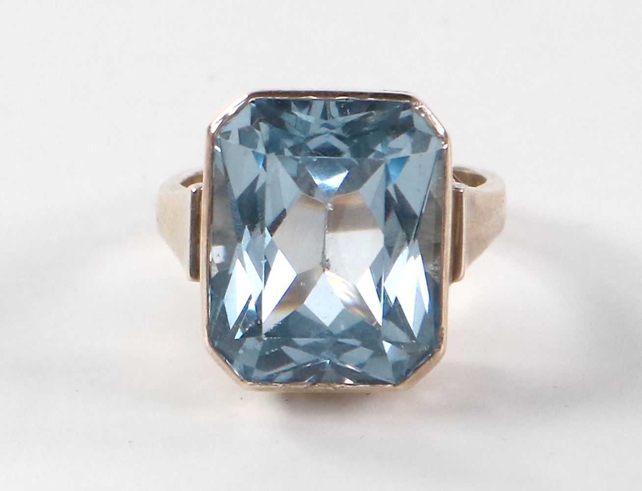 Große Abbildung Nr.2: 127-2161 Art Déco Ring.: (Schmuck, Ringe)