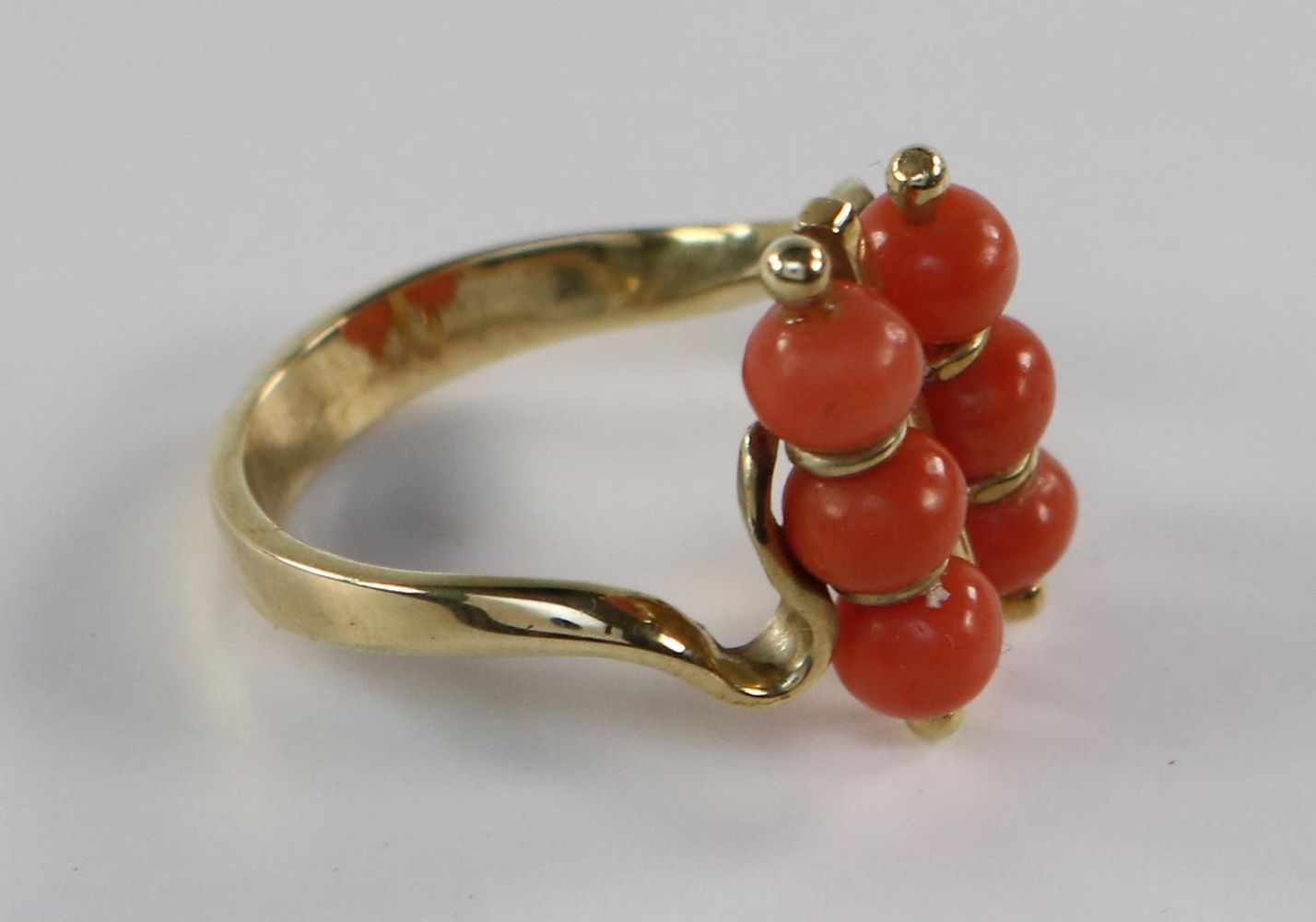 Große Abbildung Nr.2: 127-2170 Korallenring 585 GG.: (Schmuck, Ringe)
