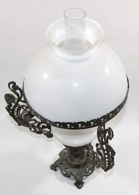 Bild Nr.3: 127-1889 Petroleumlampe: (Varia)