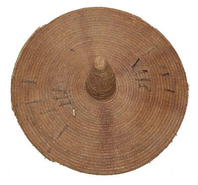 Bild Nr.1: 127-1973 Hutförmiger Tanzschild.: (Afrika, Sammlung Wolfgang Nerlich, Schilde)