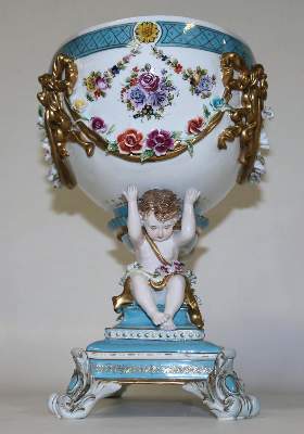 Bild Nr.4: 127-2071 Aufsatzschale mit Amoretten: (Porzellan u. Keramik, Figuren)
