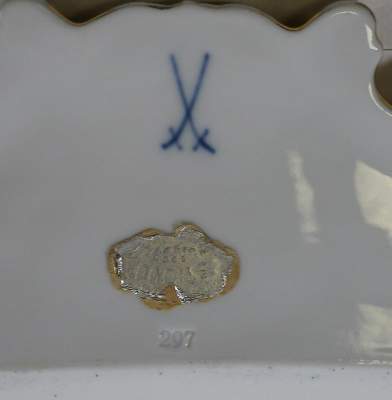 Bild Nr.3: 127-2086 Meissen Prunktablett: (Porzellan u. Keramik, Meissen)