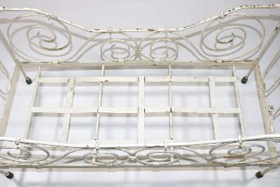 Bild Nr.3: 127-2250 Puppenbett: (Spielzeug)