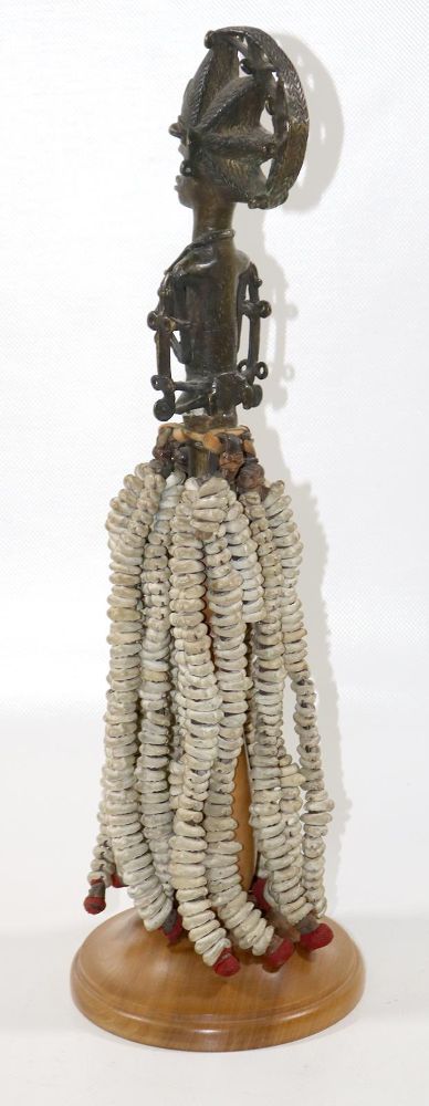 Große Abbildung Nr.3: 128-2737 Bronzezepter mit Knochenwirbeln.: (Afrika, Figuren)