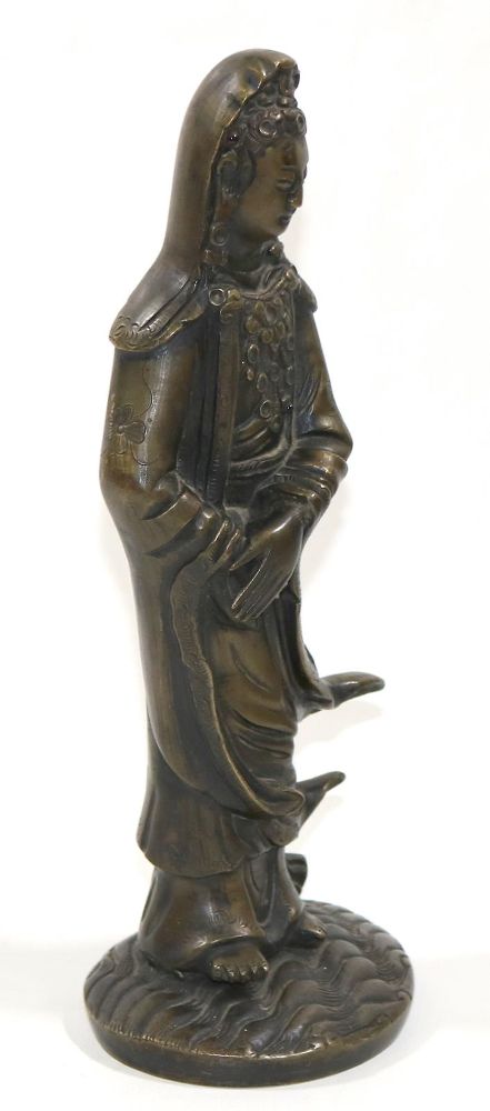 Große Abbildung Nr.2: 128-2794 Guanyin Skulptur.: (Asiatika, China)
