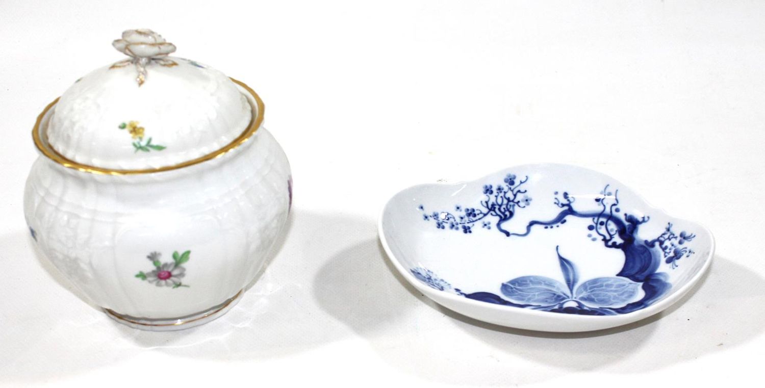 Große Abbildung Nr.1: 128-2879 Meissen Orchidee auf Ast.: (Porzellan u. Keramik, Meissen)