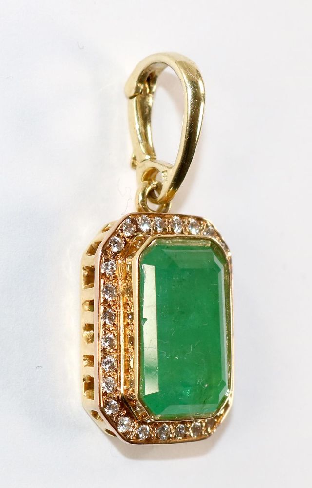 Große Abbildung Nr.2: 128-2904 Smaragd-Anhänger.: (Schmuck, Anhänger)