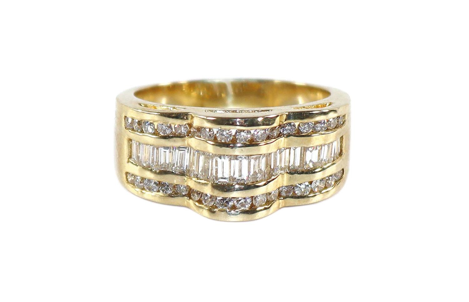 Große Abbildung Nr.1: 128-2930 Brillantring 585 GG mit: (Schmuck)