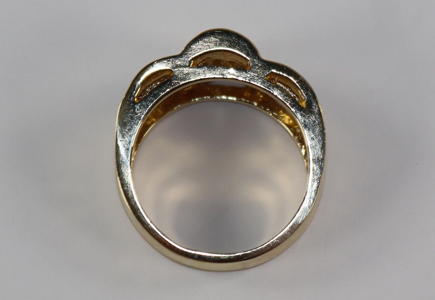 Große Abbildung Nr.2: 128-2930 Brillantring 585 GG mit: (Schmuck)
