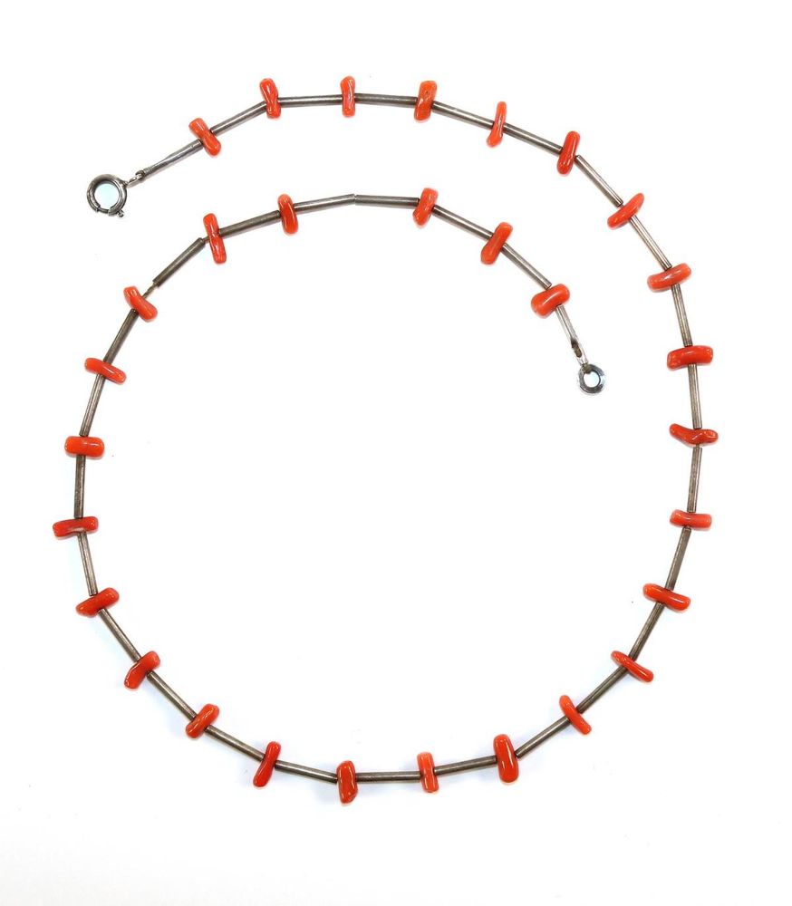 Große Abbildung Nr.4: 128-2955 Art Déco Korallencollier: (Schmuck, Colliers)