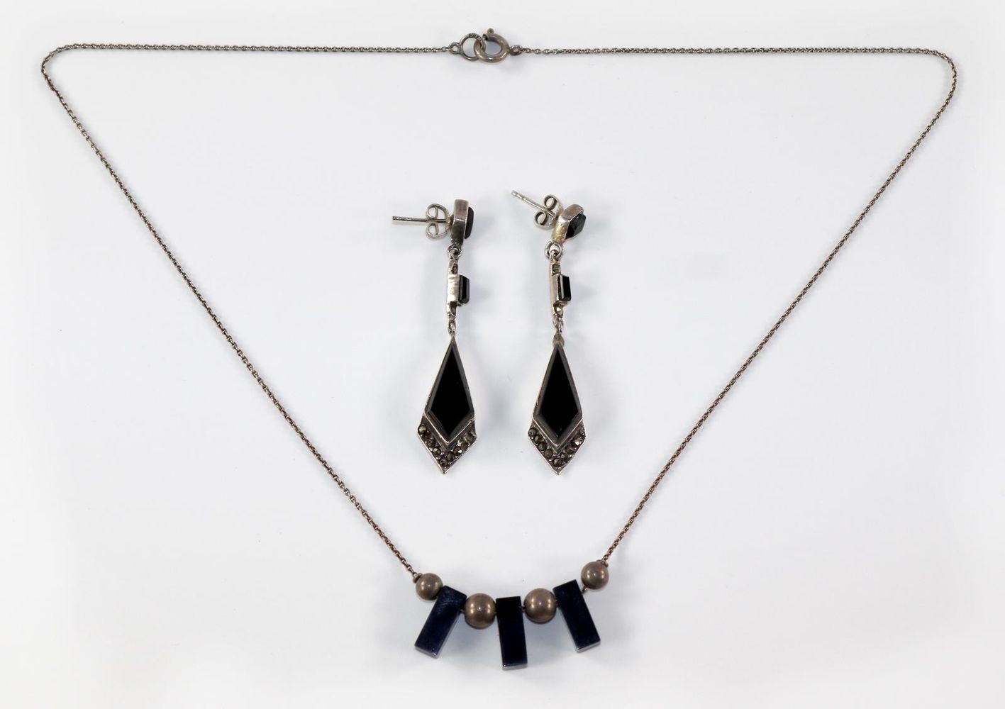 Große Abbildung Nr.1: 128-2956 Art Déco Silbercollier: (Schmuck, Colliers)