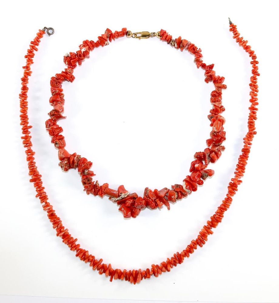 Große Abbildung Nr.1: 128-2964 Korallencolliers.: (Schmuck, Colliers)