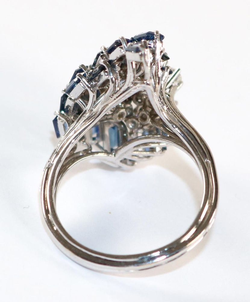 Große Abbildung Nr.4: 128-3045 Saphir-Ring.: (Schmuck, Ringe)