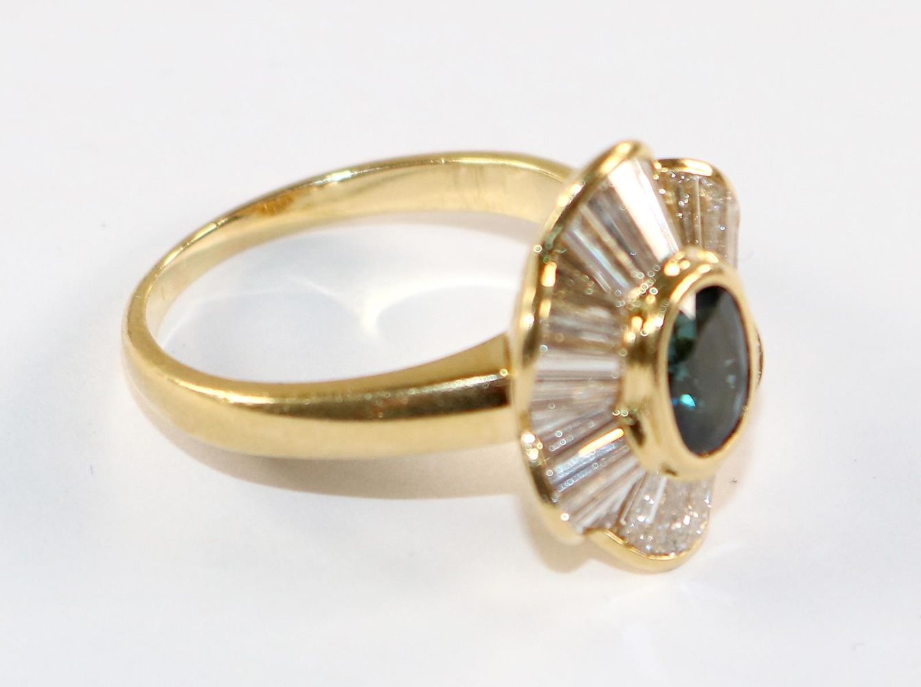 Große Abbildung Nr.2: 128-3046 Saphir-Ring.: (Schmuck, Ringe)