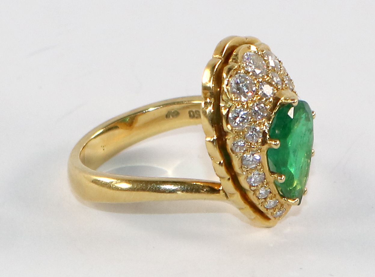 Große Abbildung Nr.2: 128-3050 Smaragd-Ring: (Schmuck, Ringe)