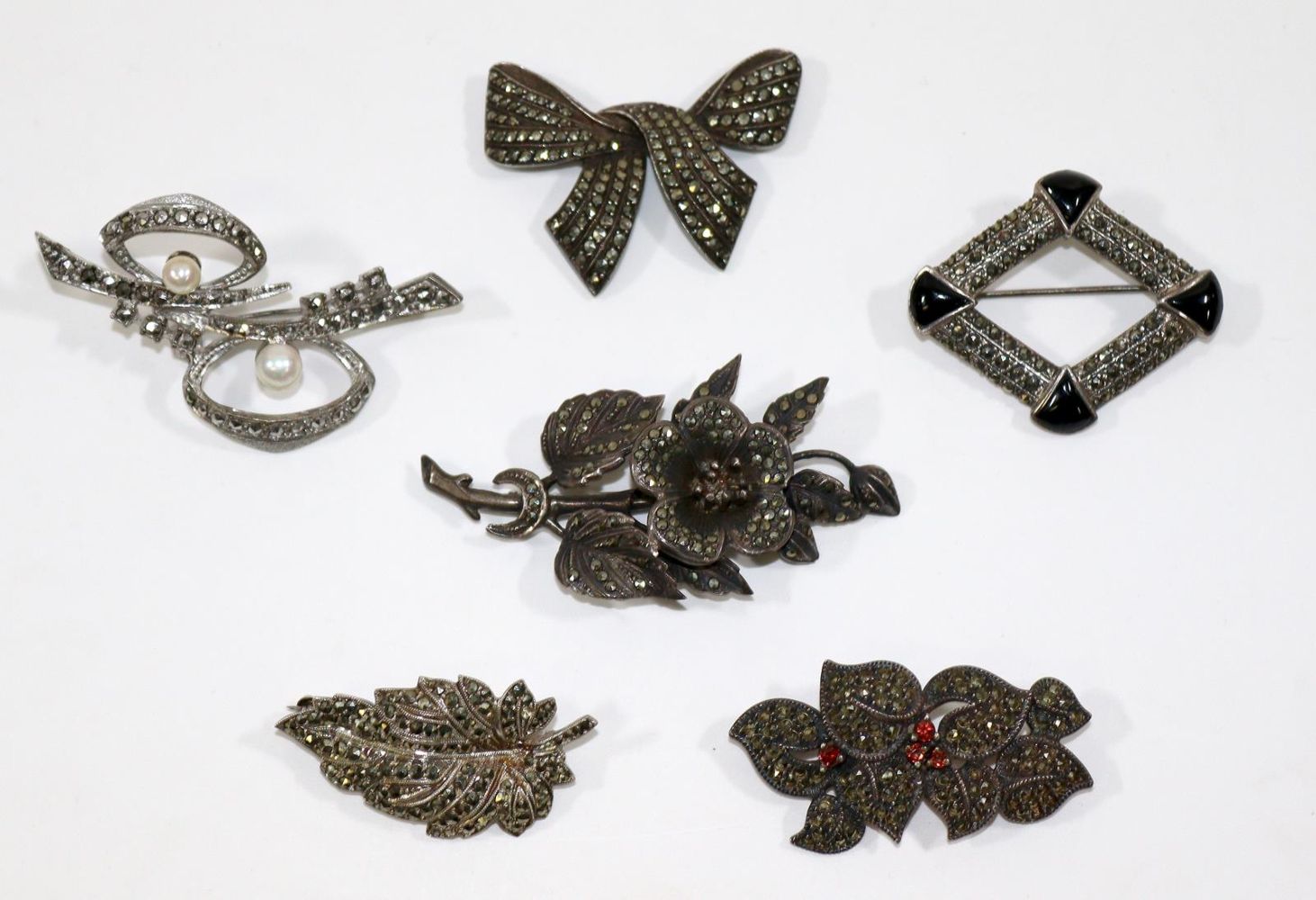 Große Abbildung Nr.1: 128-3057 Antikschmuck Pforzheim: (Schmuck, Sammlungen)