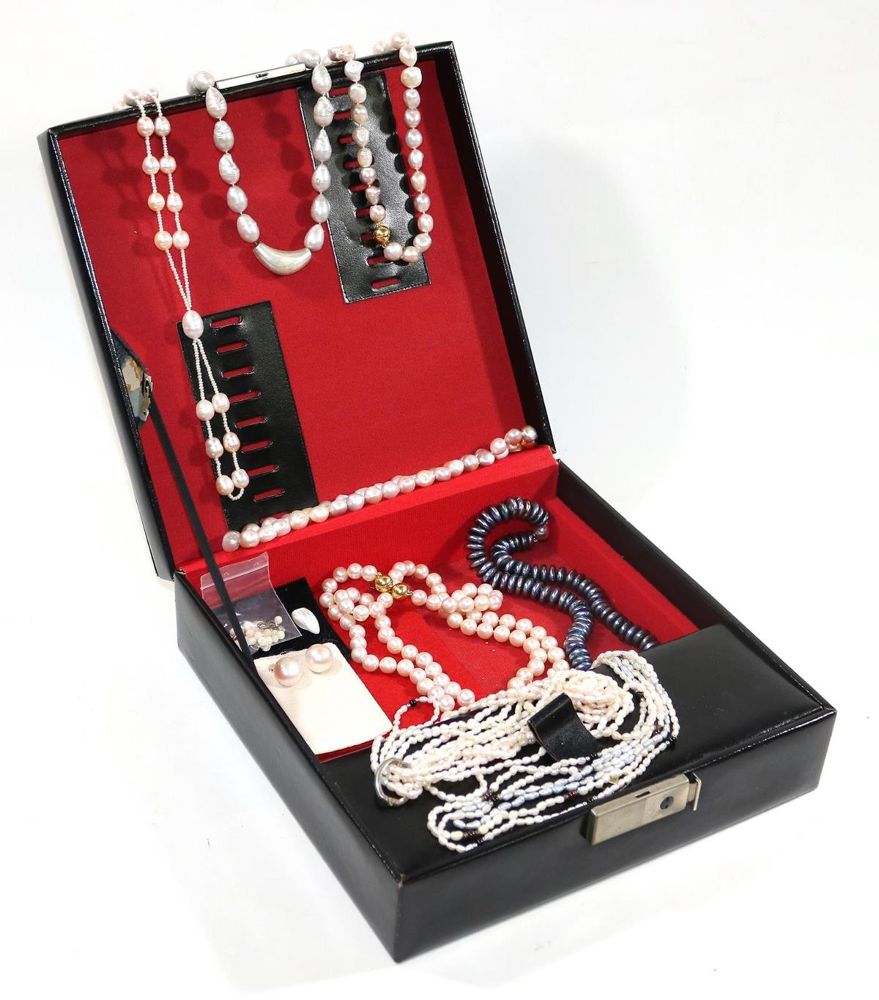 Große Abbildung Nr.1: 128-3071 Perlcolliers u. Perlenschmuck.: (Schmuck, Sammlungen)