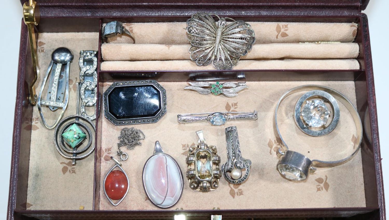 Große Abbildung Nr.8: 128-3074 Schmucksammlung vom: (Schmuck, Sammlungen)