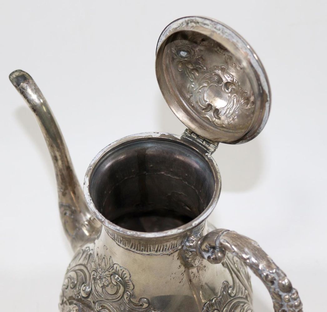 Große Abbildung Nr.5: 128-3107 Prunkvolle Kaffeekanne: (Silber)
