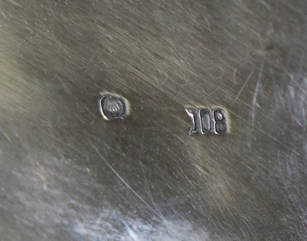 Große Abbildung Nr.4: 128-3108 Puttendose 800 Silber.: (Silber)