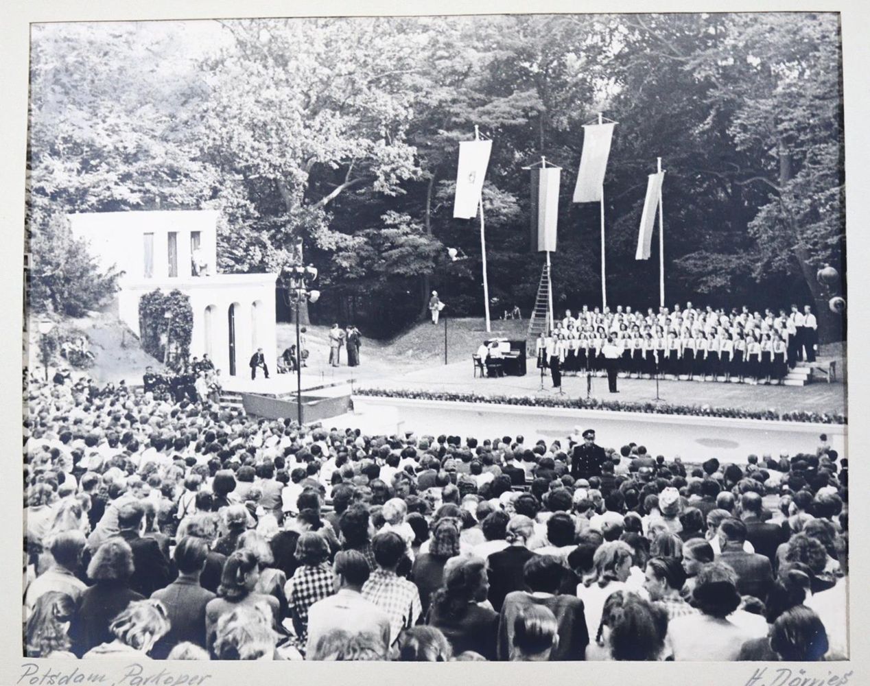 Große Abbildung Nr.1: 128-3244 Potsdam.: (Photographie)