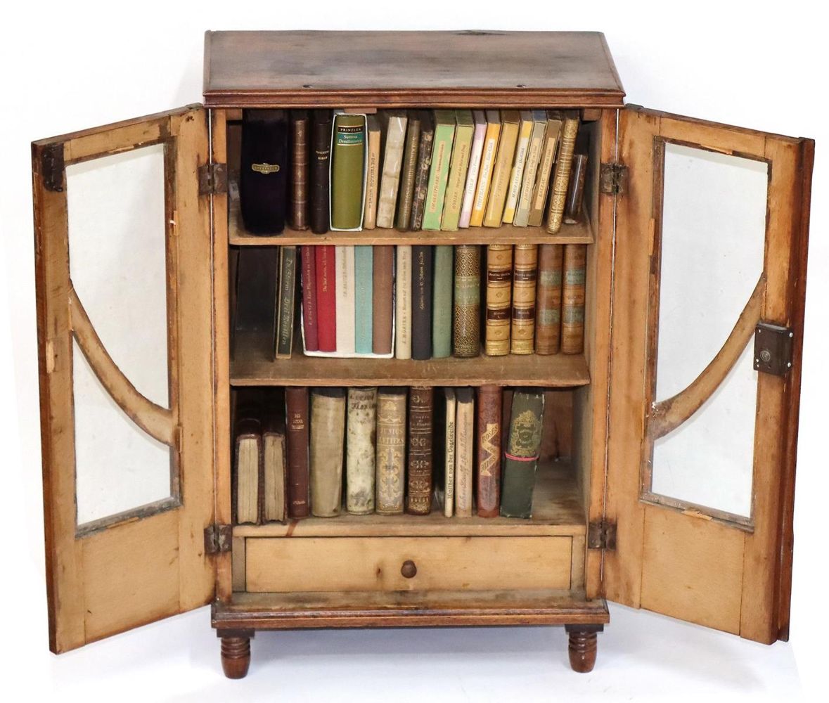 Große Abbildung Nr.2: 128-757 Miniatur-Bücherschränkchen,: (Miniaturbücher)