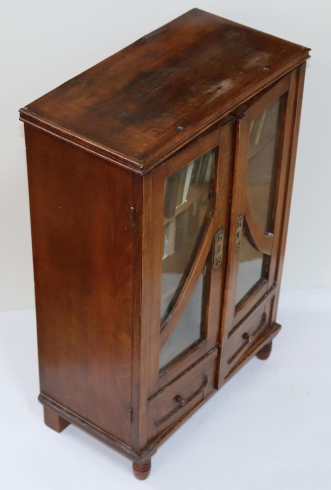 Große Abbildung Nr.3: 128-757 Miniatur-Bücherschränkchen,: (Miniaturbücher)