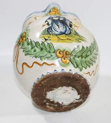 Bild Nr.3: 128-2872 Birnkrug mit Aposteldarstellung: (Porzellan u. Keramik, Fayencen)