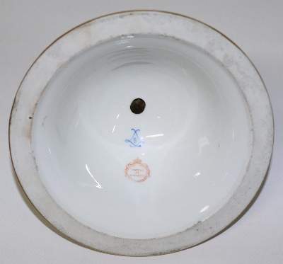 Bild Nr.5: 128-2885 Sevres Art, Amphorenvase: (Porzellan u. Keramik)
