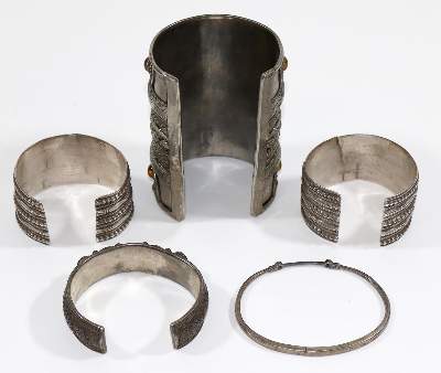 Bild Nr.2: 128-2906 5 Silber Armreife: (Schmuck, Armbänder)