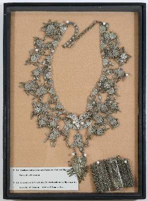 Bild Nr.2: 128-2963 Kasachstan Hochzeitskette.: (Schmuck, Colliers)