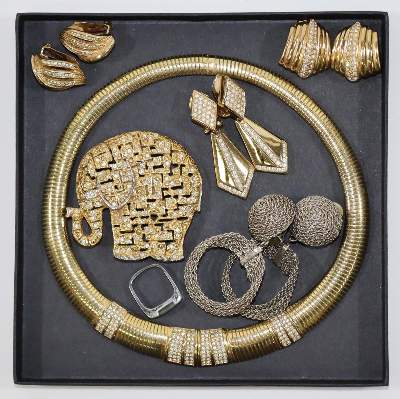 Bild Nr.1: 128-2994 Christian Dior u.: (Schmuck, Modeschmuck)
