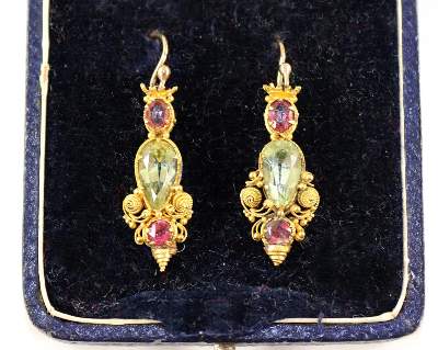 Bild Nr.2: 128-3011 Paar antike Ohrhänger.: (Schmuck, Ohrringe)