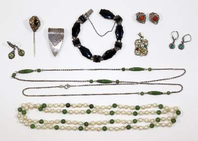Bild Nr.2: 128-3056 Antikschmuck.: (Schmuck, Sammlungen)