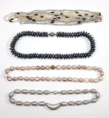 Bild Nr.2: 128-3071 Perlcolliers u. Perlenschmuck.: (Schmuck, Sammlungen)