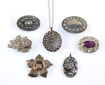 Bild Nr.1: 128-3073 Schmucksammlung Silber: (Schmuck, Sammlungen)