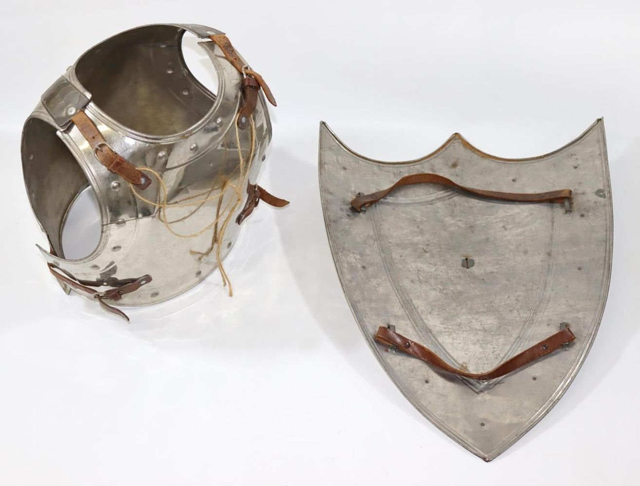 Große Abbildung Nr.2: 129-1959 Harnisch für Kinder: (Varia)
