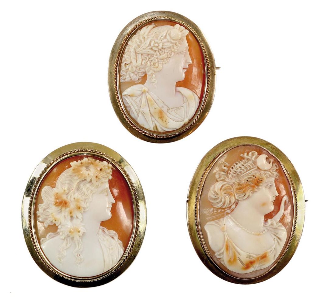Große Abbildung Nr.1: 129-2189 Drei Göttinnen.: (Schmuck, Anhänger, Gemmen und Kameen)