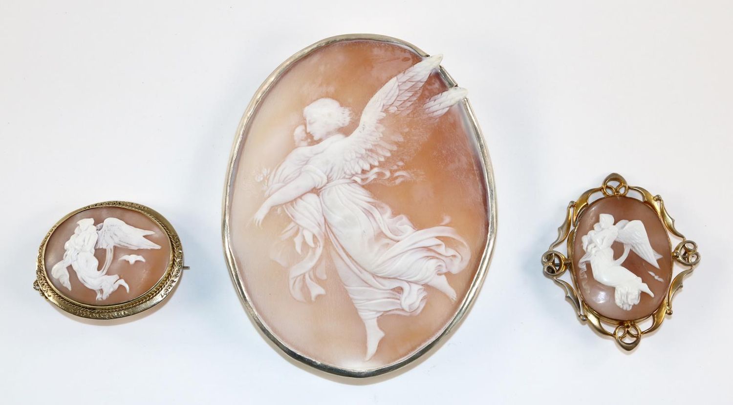 Große Abbildung Nr.1: 129-2458 Guardian Angel.: (Schmuck, Broschen, Gemmen und Kameen)