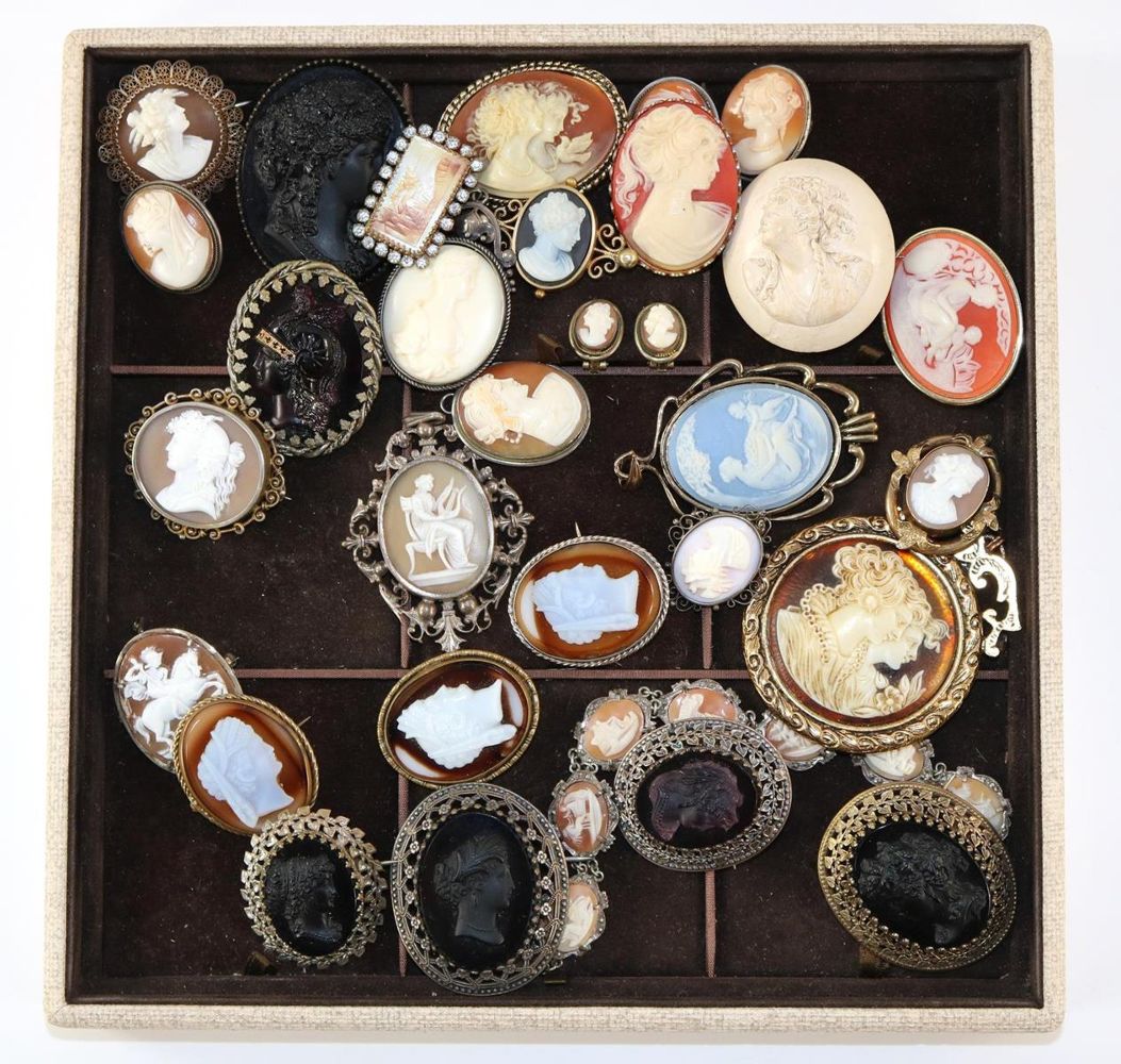 Große Abbildung Nr.2: 129-2482 Kameen Sammlung aus: (Schmuck, Broschen, Gemmen und Kameen)