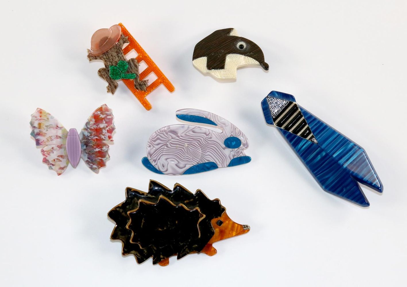 Große Abbildung Nr.1: 129-2607 Sechs Tierbroschen: (Schmuck, Broschen, Lea Stein)