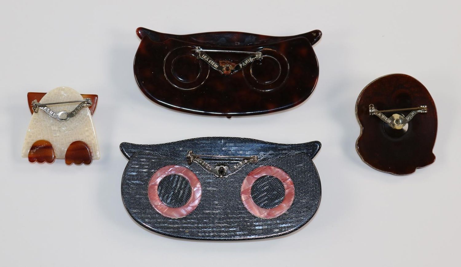 Große Abbildung Nr.2: 129-2611 Vier Eulenbroschen: (Schmuck, Broschen, Lea Stein)