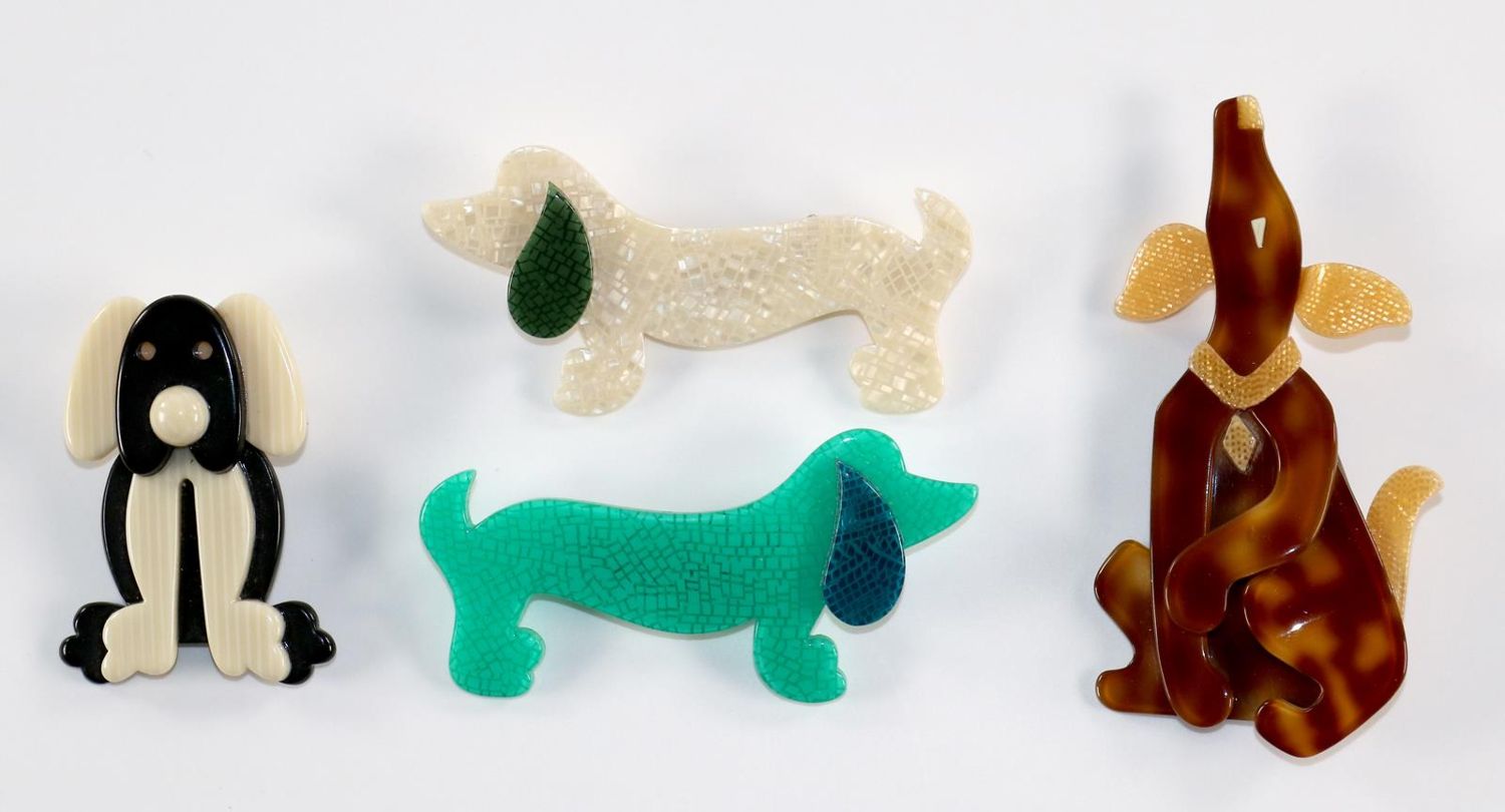 Große Abbildung Nr.1: 129-2613 Vier Hundebroschen: (Schmuck, Broschen, Lea Stein)
