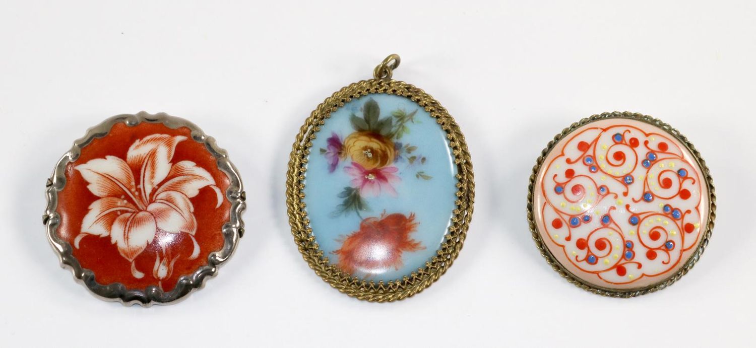 Große Abbildung Nr.1: 129-2676 Emailleschmuck: (Schmuck)