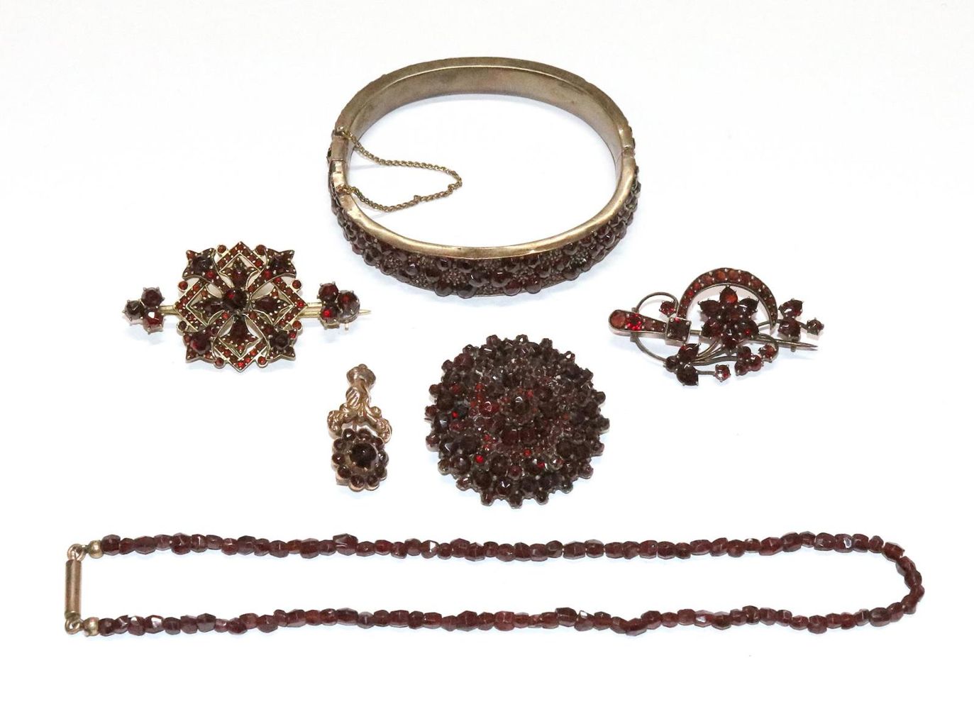 Große Abbildung Nr.1: 129-2697 Granatensemble.: (Schmuck)