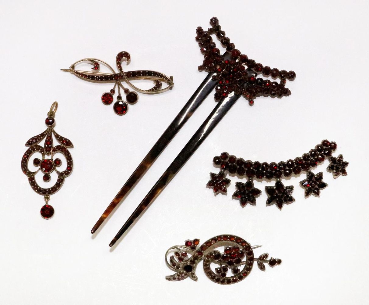 Große Abbildung Nr.1: 129-2698 Granatensemble.: (Schmuck)