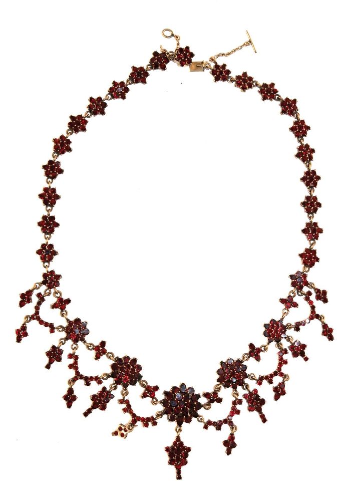 Große Abbildung Nr.1: 129-2732 Prächtiges Granatcollier.: (Schmuck)